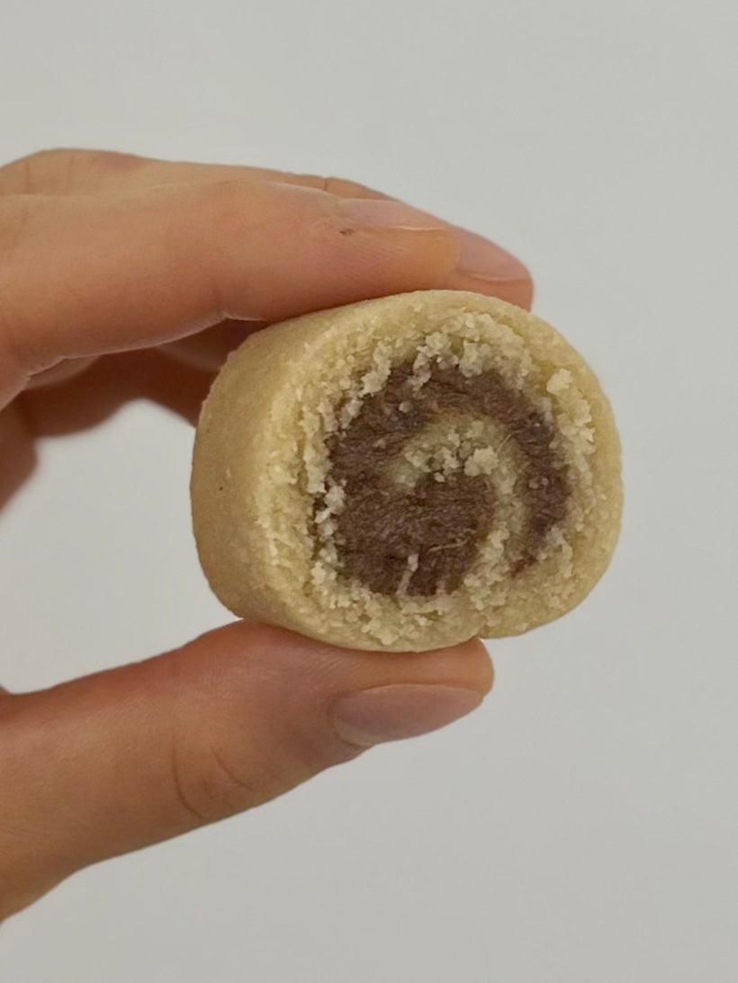 Cinnamon Roll Energy Bites