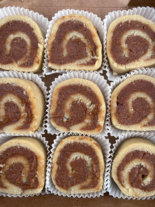 Cinnamon Roll Energy Bites