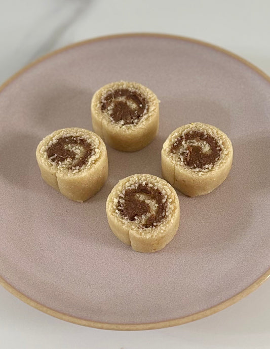 Cinnamon Roll Energy Bites