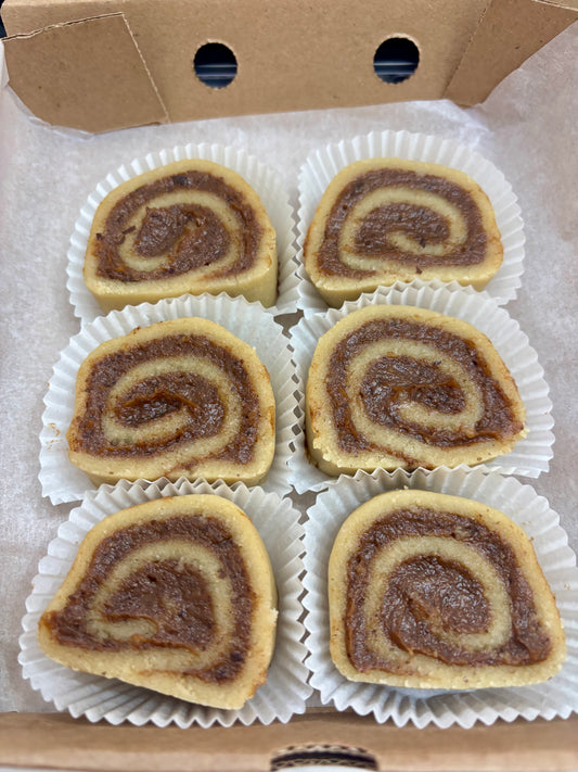 Cinnamon Roll Energy Bites